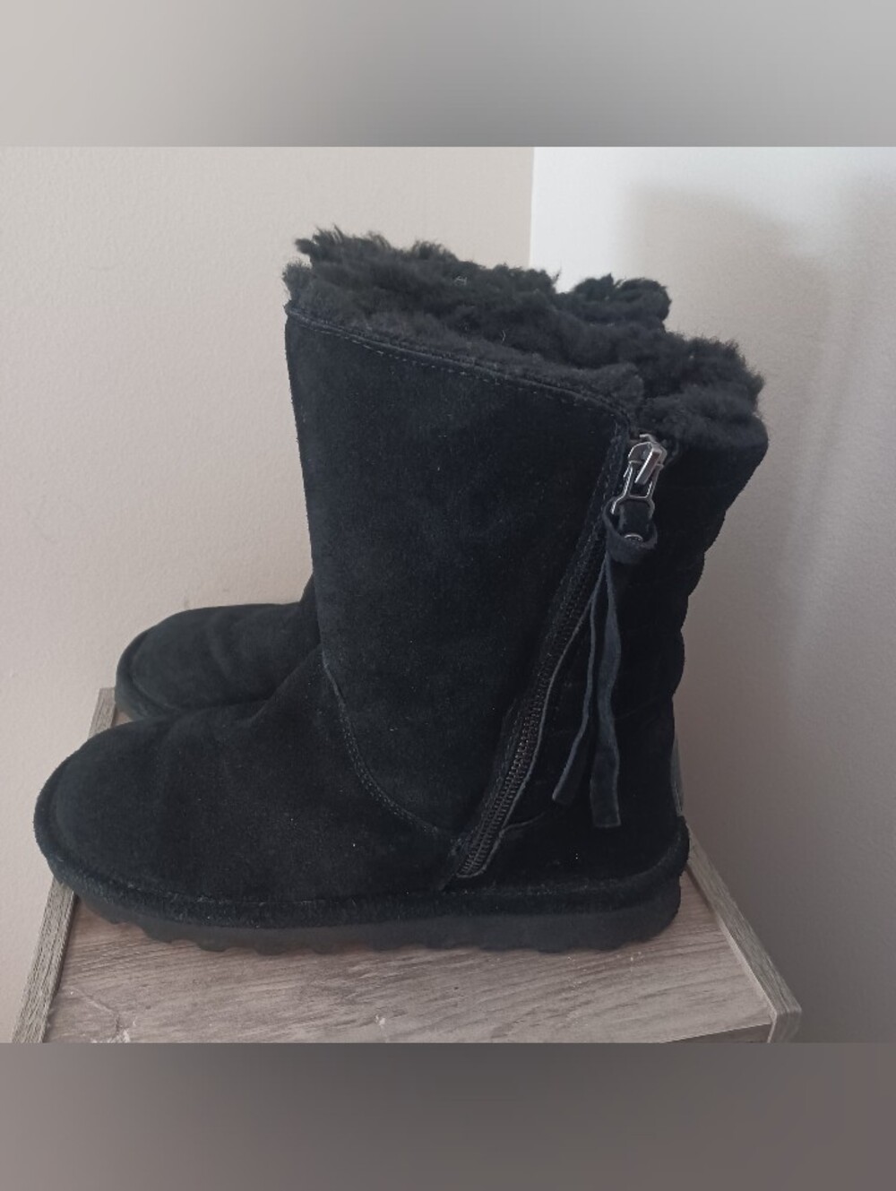 BearPaw Suede Sherpa Lined Boots Sz 9